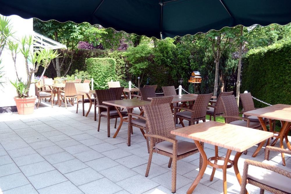 Hotel Am Ostpark Neubiberg Exteriör bild
