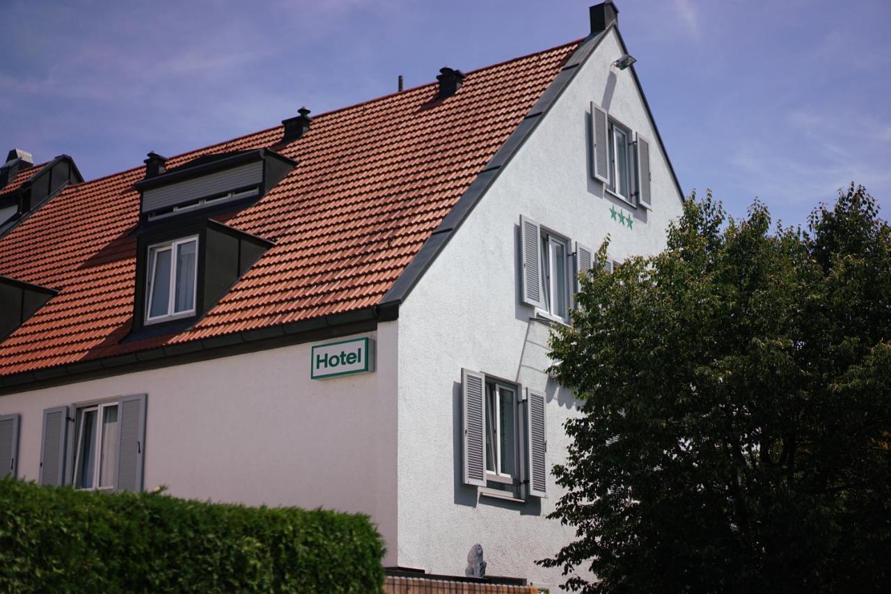 Hotel Am Ostpark Neubiberg Exteriör bild