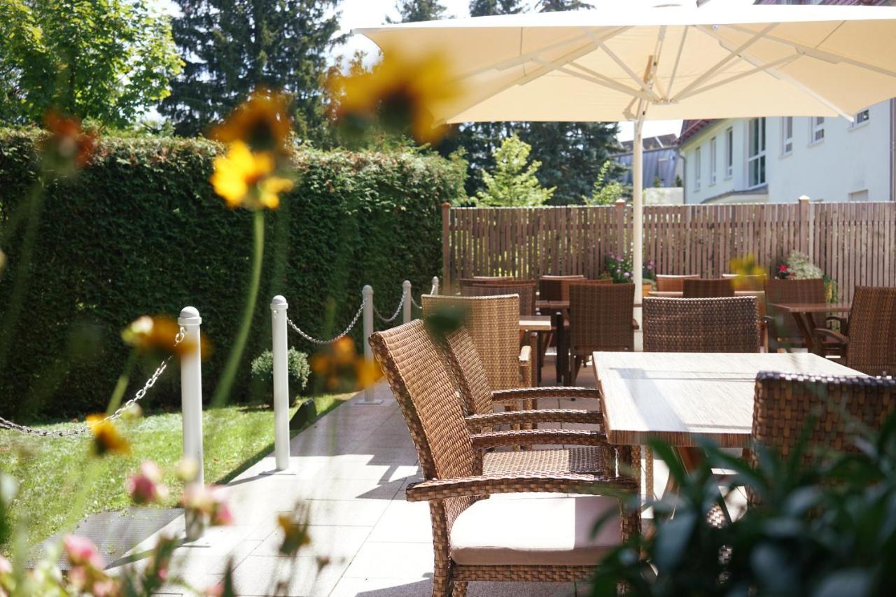 Hotel Am Ostpark Neubiberg Exteriör bild