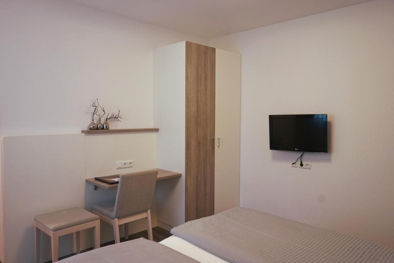 Hotel Am Ostpark Neubiberg Exteriör bild